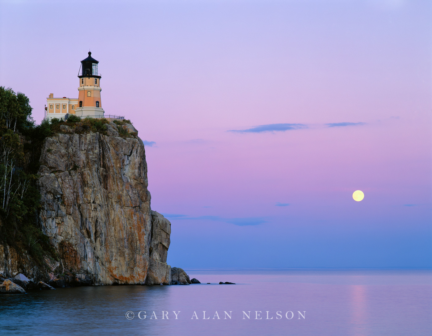 Full Moon Over Split Rock Lighthouse : Split Rock Lighthouse State Park ...